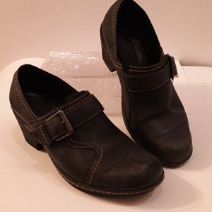 Clark's Slate Blue Leather Women size 7.5 shoes